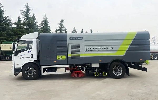 凌宇純電動(dòng)洗掃車的特點(diǎn)詳解！出色在哪？