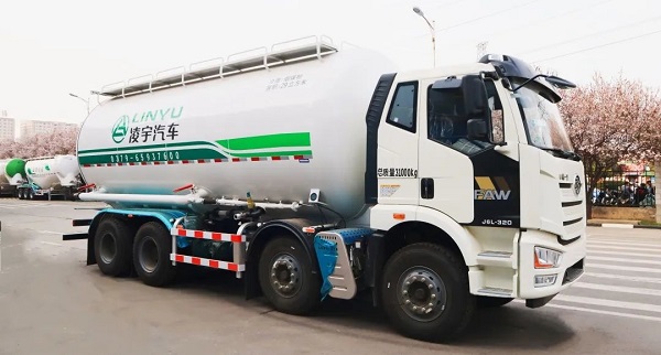 凌宇干混砂漿車的特點(diǎn)都有什么？