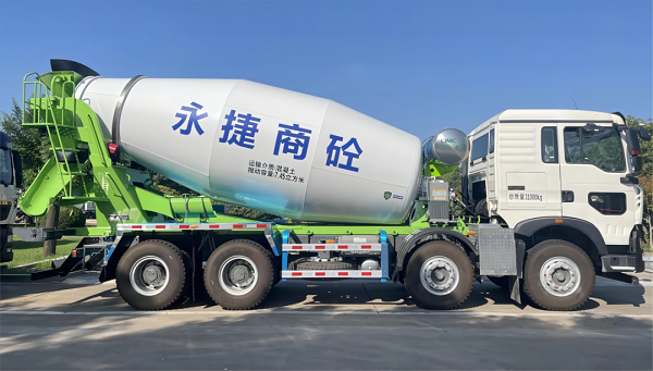 【發(fā)車新聞】重汽&凌宇攪拌車交付客戶！